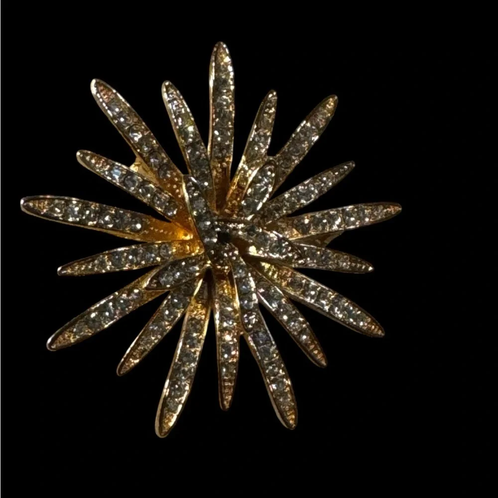 GYAYU Gold Starburst Crystal Rhinestone Brooch Pin Statement Piece